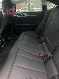 بی ئێم دەبڵیو i4